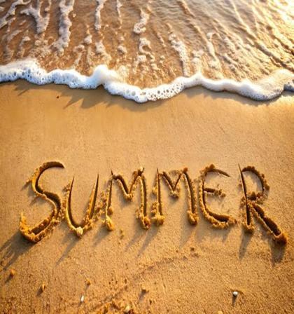 summer-text-written-on-a-sand-of-a-beach-photo5